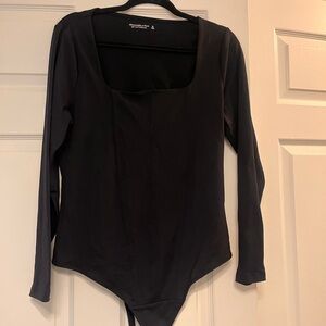 Abercrombie & Fitch Black Long-Sleeve Square-Neck Bodysuit XL